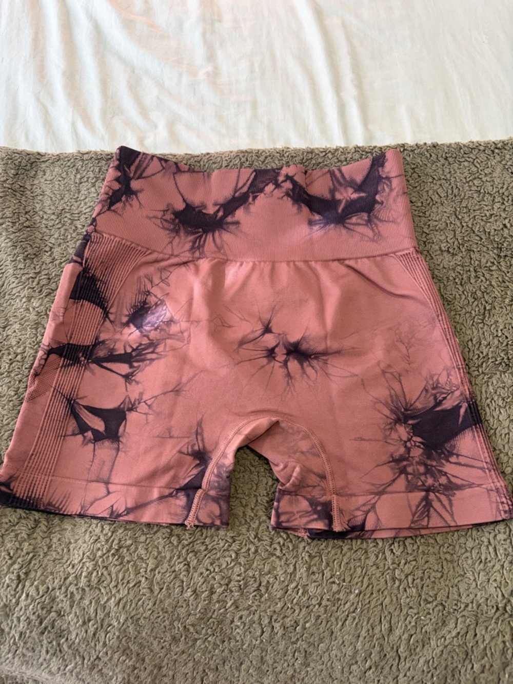 High-Rise Tie-Dye Women's Bike Shorts - Dusty Rose